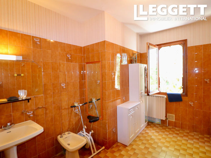 Image No.8-4 Bed House for sale
