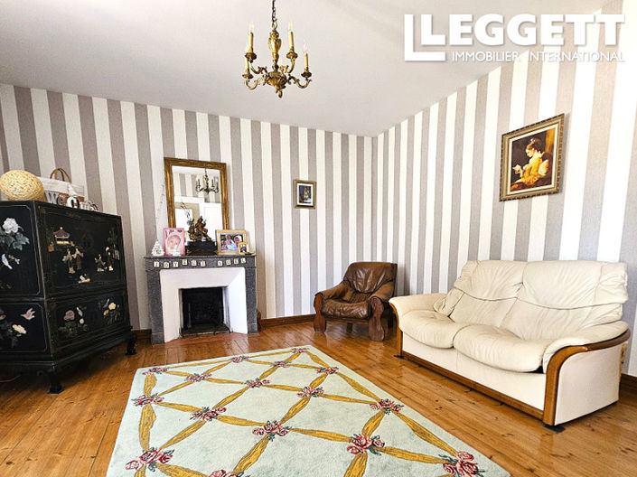 Image No.8-3 Bed House for sale
