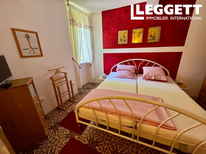Image No.5-2 Bed House for sale
