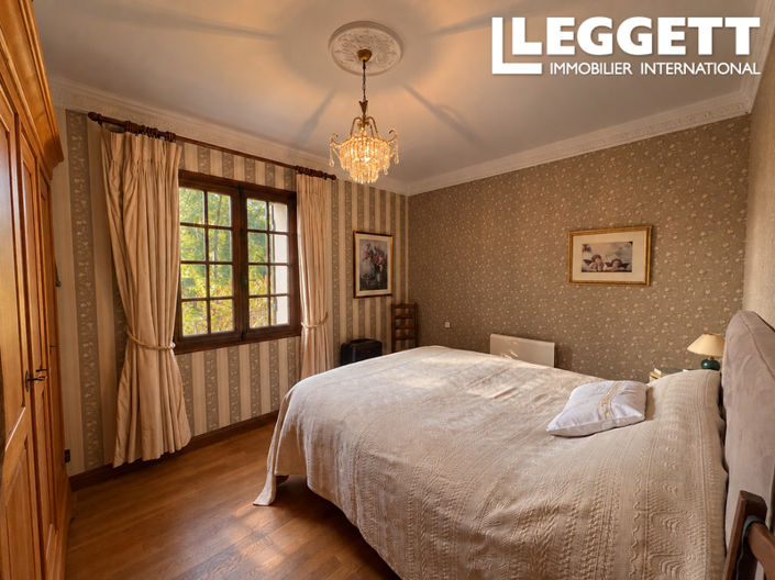 Image No.6-4 Bed House for sale