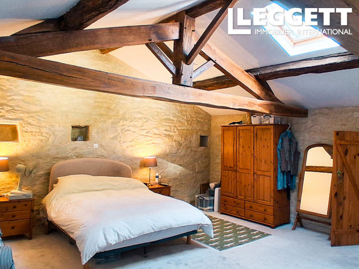Image No.8-4 Bed House for sale