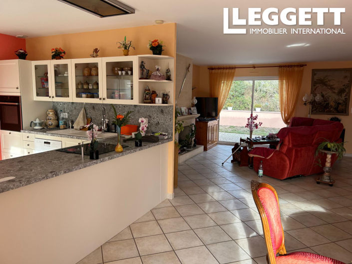Image No.10-3 Bed House for sale