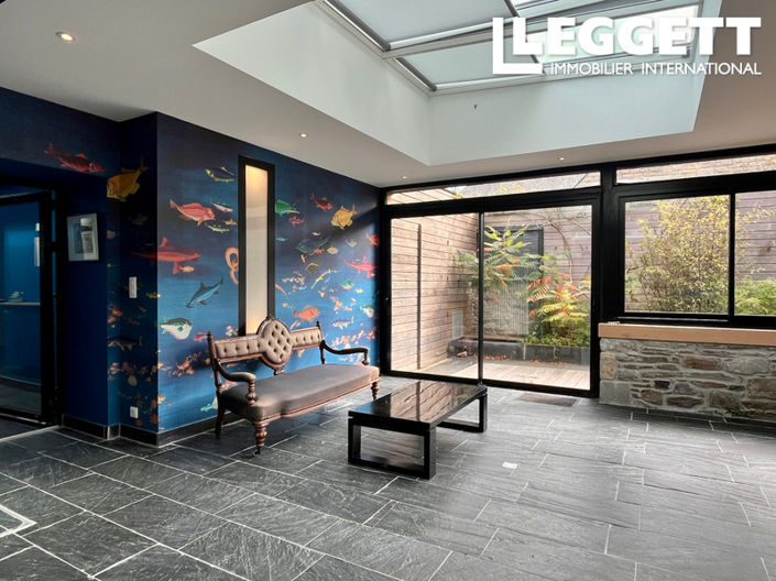 Image No.7-6 Bed House for sale