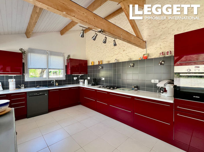 Image No.8-3 Bed House for sale