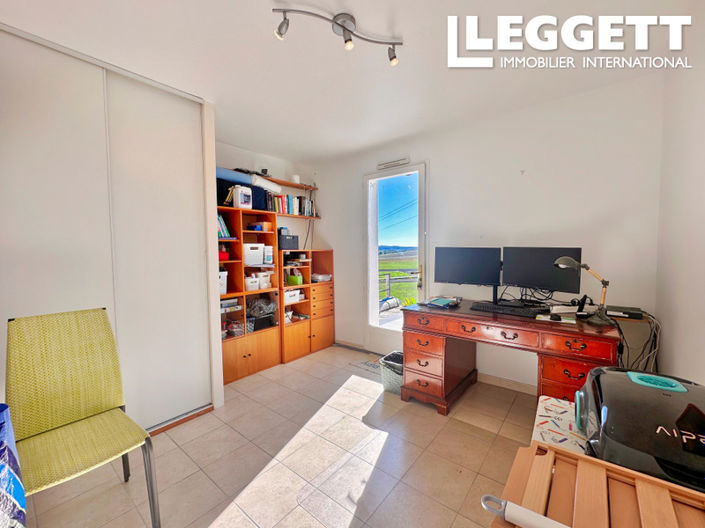Image No.5-4 Bed House for sale