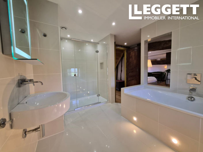 Image No.8-2 Bed House for sale