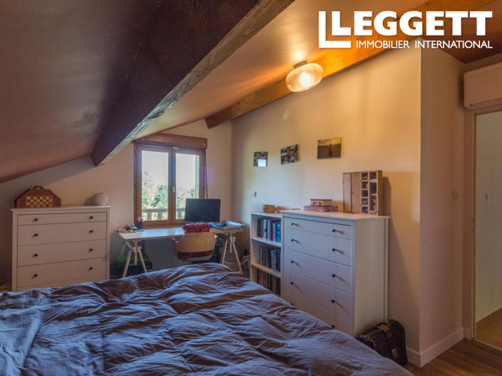 Image No.8-4 Bed House for sale