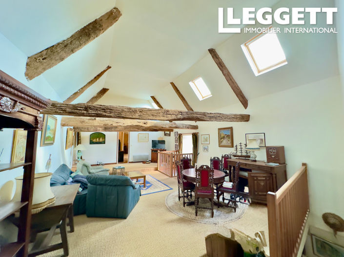 Image No.7-9 Bed House for sale