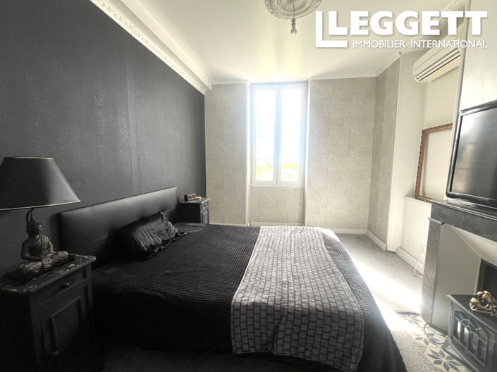 Image No.5-10 Bed House for sale
