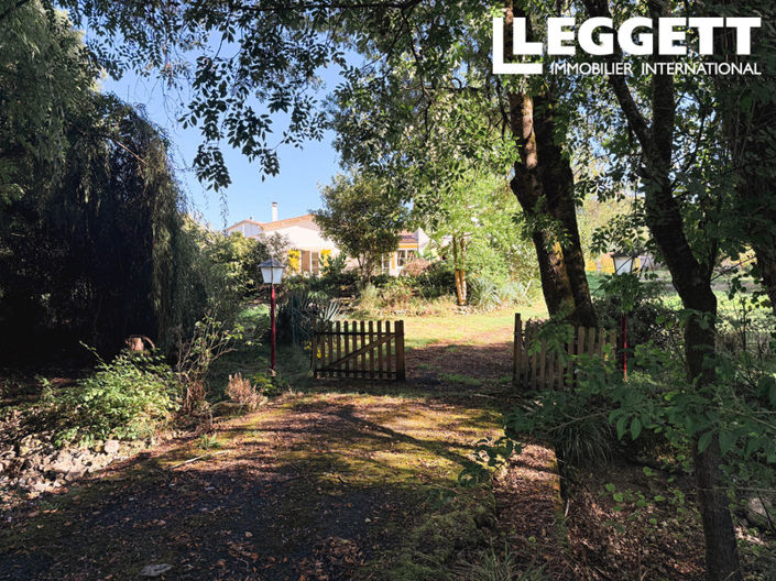 Image No.6-5 Bed House for sale