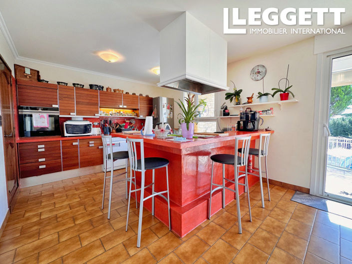 Image No.4-5 Bed House for sale