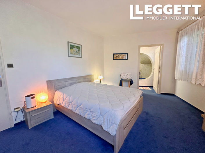 Image No.6-5 Bed House for sale