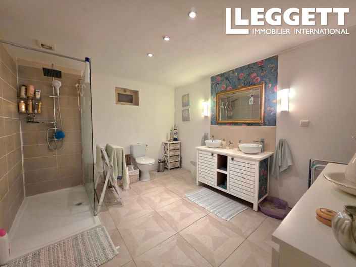 Image No.6-3 Bed House for sale