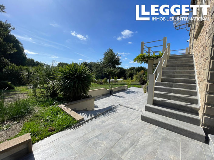 Image No.9-5 Bed House for sale
