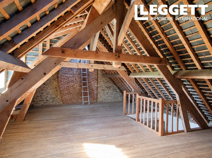 Image No.9-6 Bed House for sale