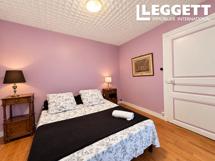 Image No.8-3 Bed House for sale