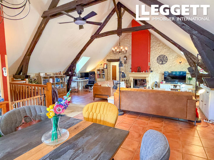 Image No.5-8 Bed House for sale