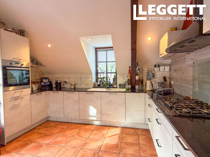Image No.9-8 Bed House for sale