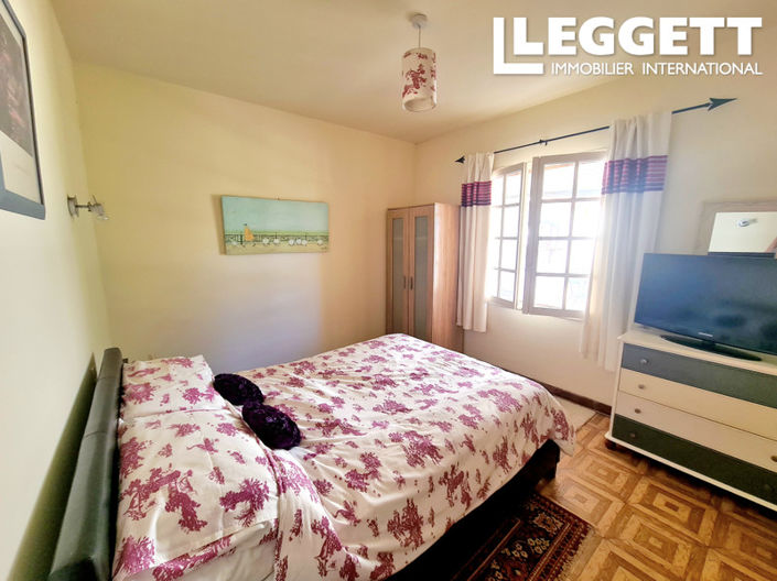 Image No.10-4 Bed House for sale