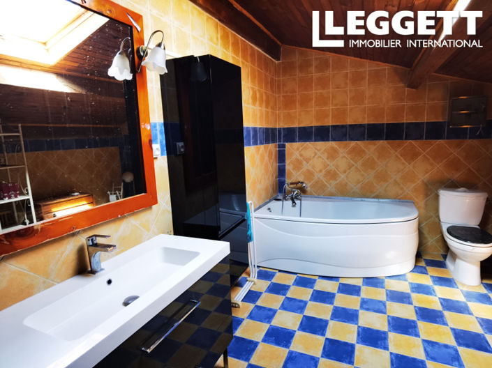 Image No.7-5 Bed House for sale