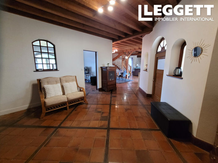 Image No.10-4 Bed House for sale