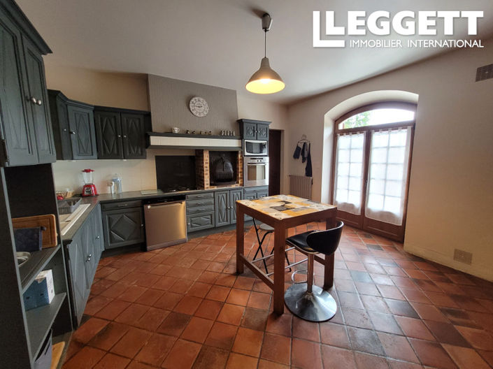 Image No.8-4 Bed House for sale