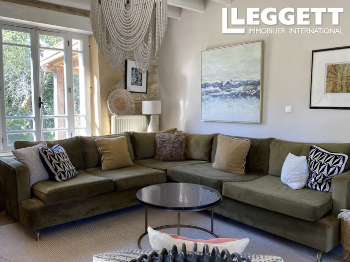Image No.8-5 Bed House for sale
