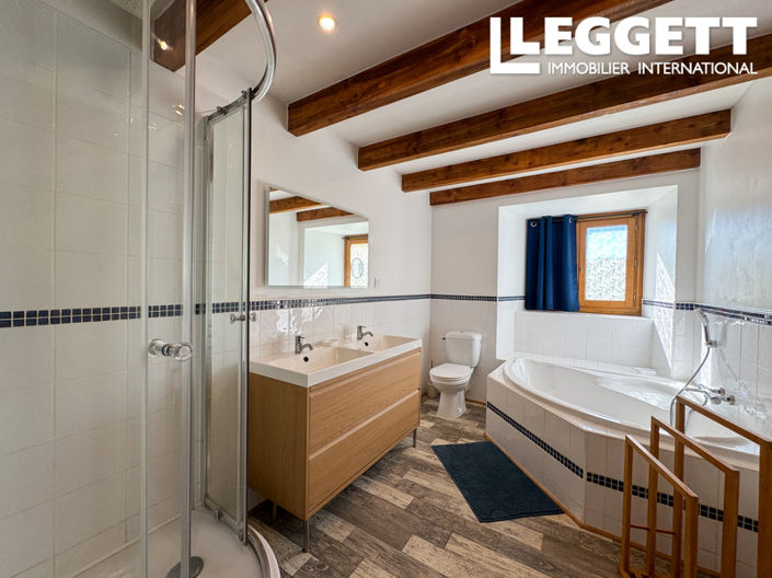 Image No.8-9 Bed House for sale