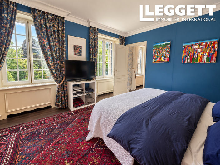 Image No.7-6 Bed House for sale