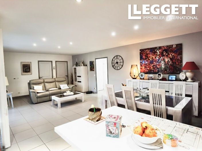 Image No.5-2 Bed House for sale