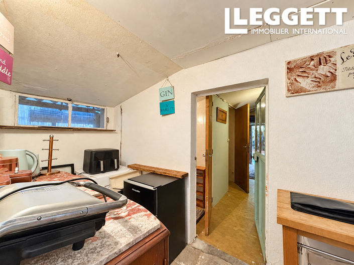 Image No.5-2 Bed House for sale