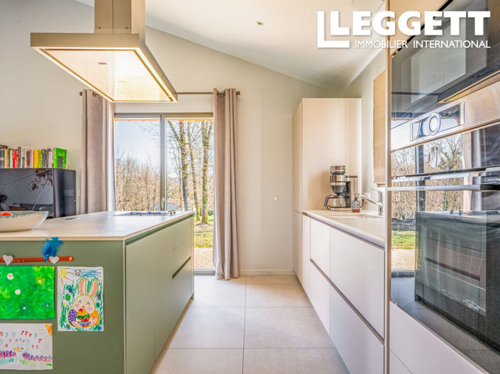 Image No.5-2 Bed House for sale