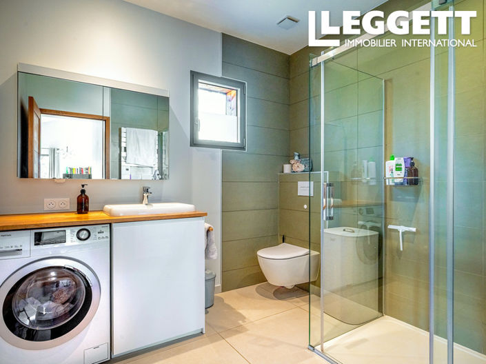 Image No.8-2 Bed House for sale