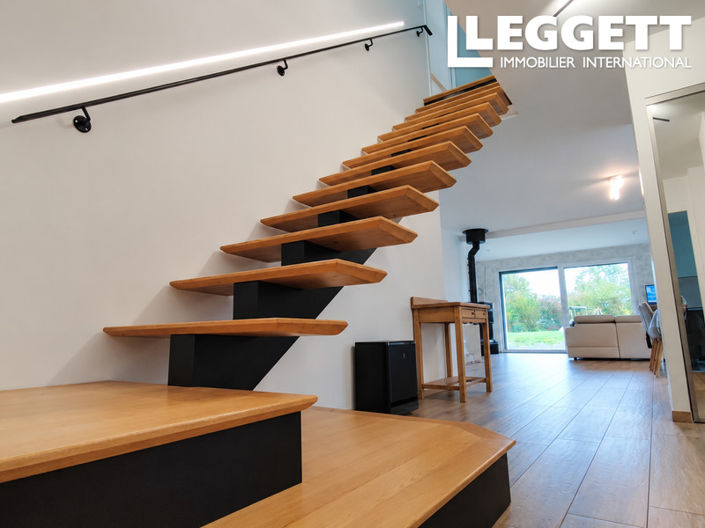Image No.6-4 Bed House for sale