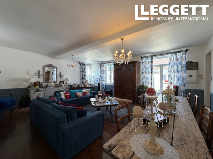 Image No.7-8 Bed House for sale