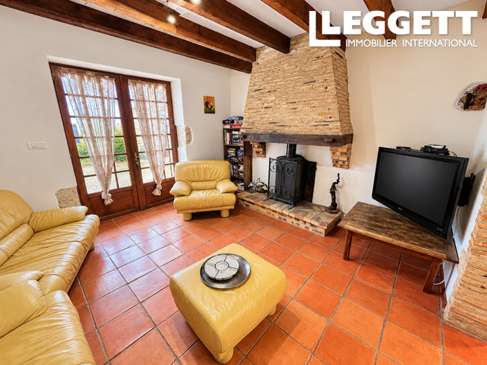 Image No.5-16 Bed House for sale