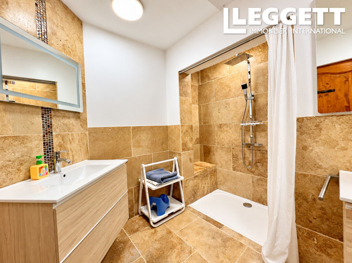 Image No.9-16 Bed House for sale