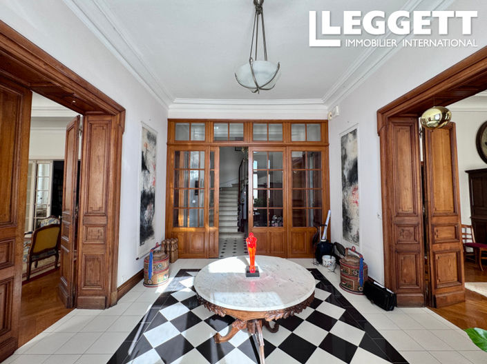 Image No.4-17 Bed Chateaux for sale