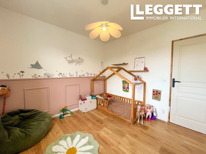 Image No.6-5 Bed House for sale