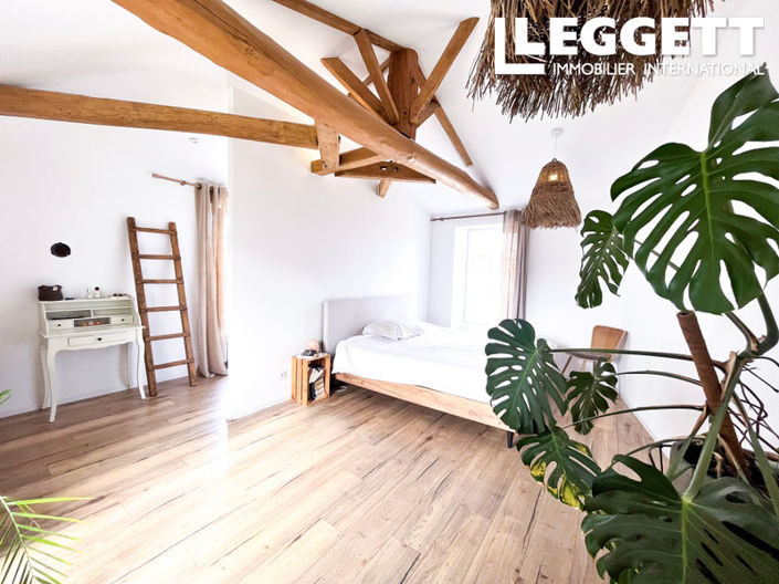 Image No.8-5 Bed House for sale