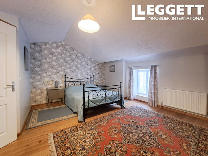 Image No.10-4 Bed House for sale