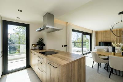 B5-4_Marbella_Lake_apartments_Nueva-Andalucia_kitchen_Jul-22