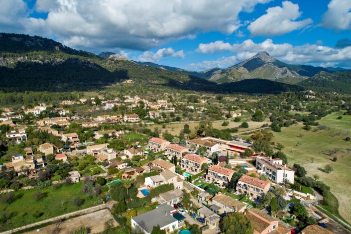 Image No.26-3 Bed Townhouse for sale