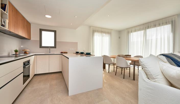 Image No.15-3 Bed Townhouse for sale