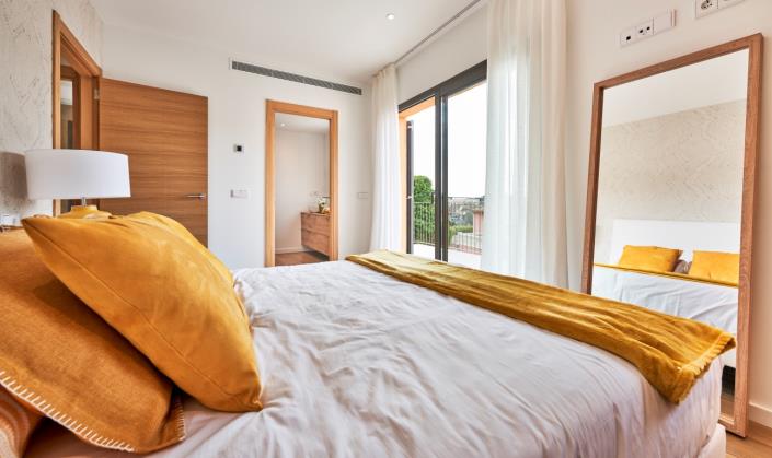 Image No.20-3 Bed Townhouse for sale