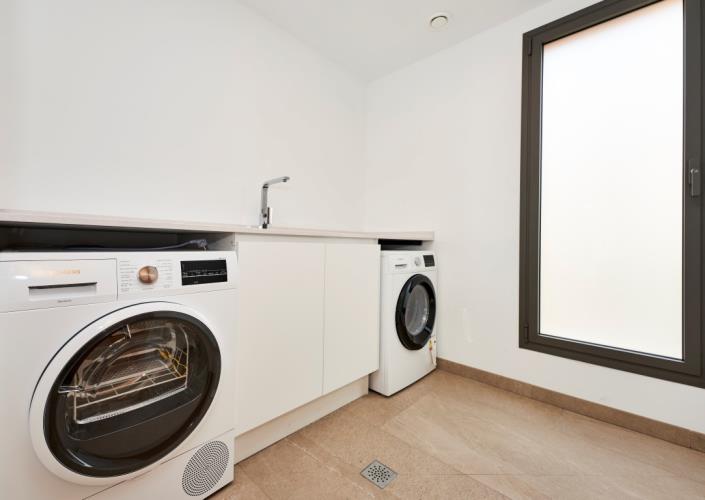 Image No.25-3 Bed Townhouse for sale