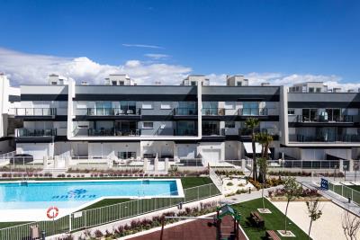 A1-2_Amara_Gran-Alacant_pool_May-2025