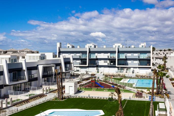 Image No.8-3 Bed Apartment for sale