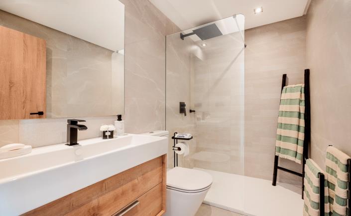 Image No.24-3 Bed Townhouse for sale