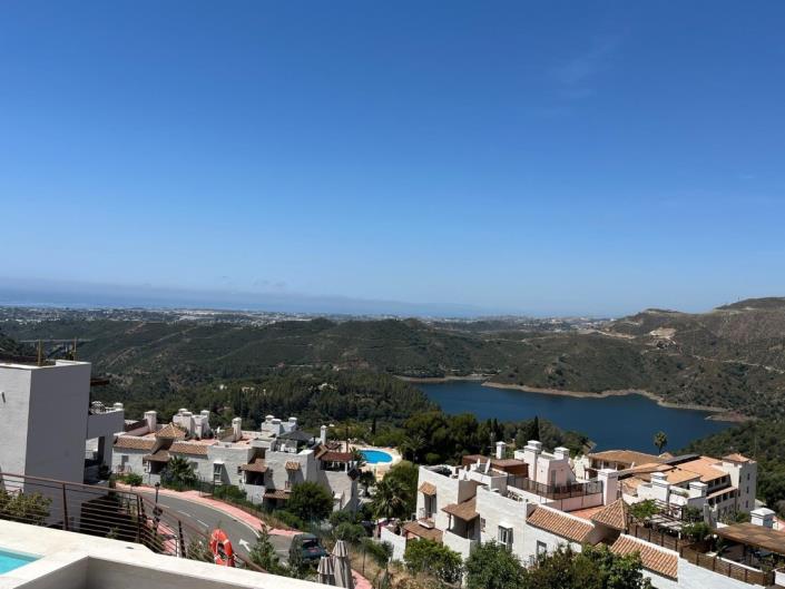 Image No.30-3 Bed Townhouse for sale